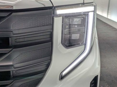 Used 2023 GMC Sierra 1500 Pro w/ Fleet Convenience Package AWD/4WD image 10