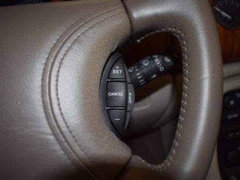 Used 1998 Jaguar XK8 Convertible image 28