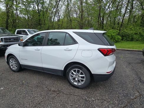 Used 2023 Chevrolet Equinox LS FWD image 4