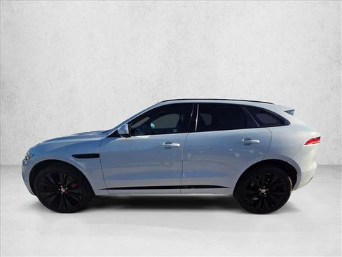 Used 2019 Jaguar F-PACE S image 9