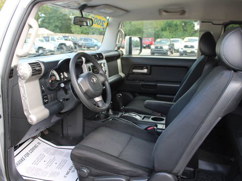 Used 2007 Toyota FJ Cruiser 4WD image 16