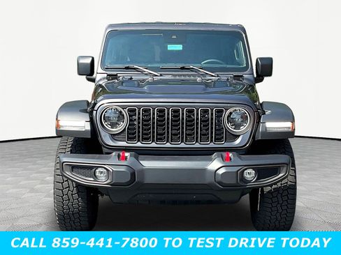 Used 2024 Jeep Wrangler Unlimited Rubicon AWD/4WD image 2