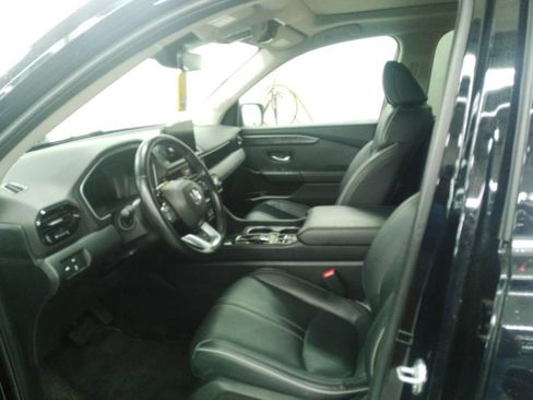 Used 2023 Honda Pilot Elite image 6