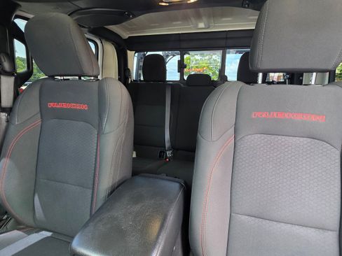 Used 2020 Jeep Gladiator Rubicon AWD/4WD image 17