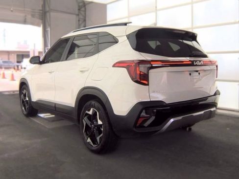 Certified 2025 Kia Seltos EX w/ EX Sunroof Package FWD image 5
