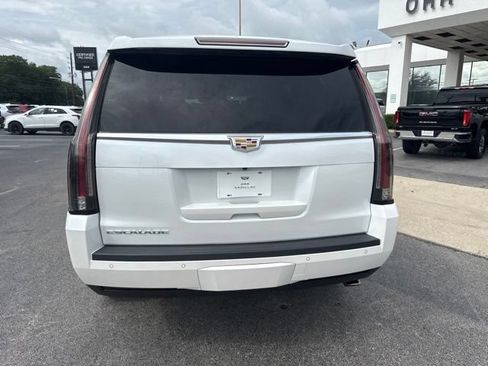Used 2016 Cadillac Escalade Premium AWD/4WD image 13