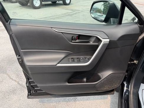 Used 2023 Toyota RAV4 LE AWD/4WD image 12