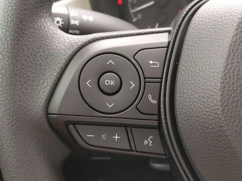 Used 2021 Toyota Corolla L image 22