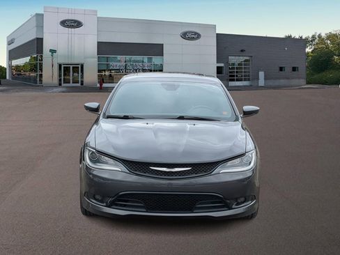 Used 2016 Chrysler 200 S w/ Comfort Group image 3