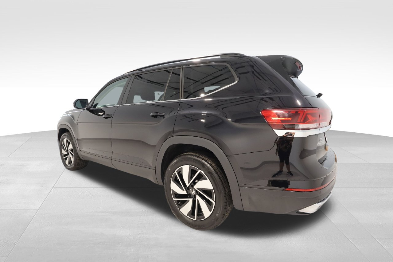 Used 2026 Volkswagen Atlas SE AWD/4WD image 2