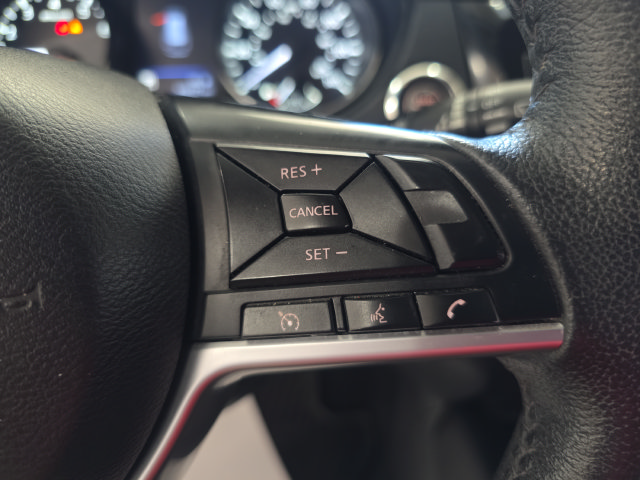 Used 2019 Nissan Rogue SV AWD/4WD image 16