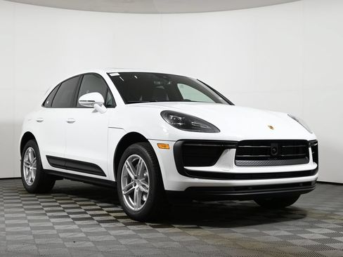 Used 2026 Porsche Macan AWD/4WD image 9