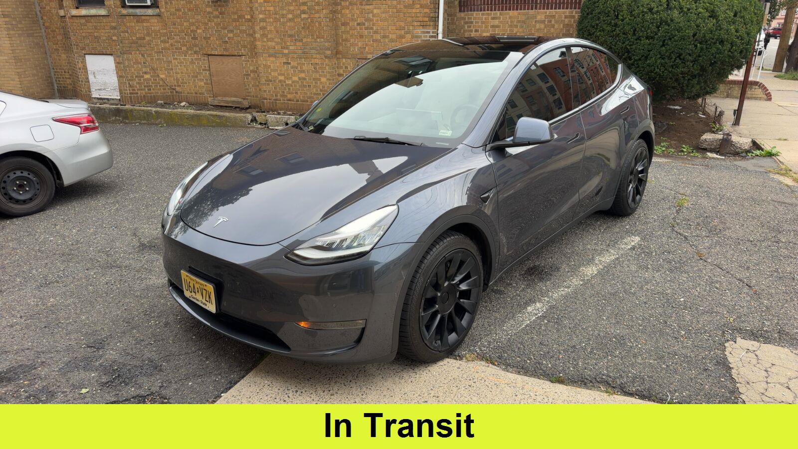 Used 2021 Tesla Model Y Long Range AWD/4WD image 1