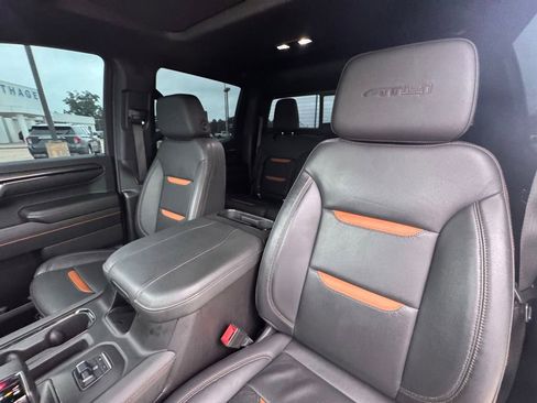 Used 2024 GMC Sierra 1500 AT4 w/ Technology Package AWD/4WD image 15