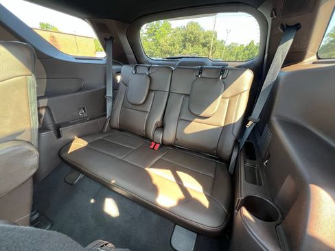 Used 2022 Ford Explorer King Ranch w/ Premium Technology Package RWD image 19