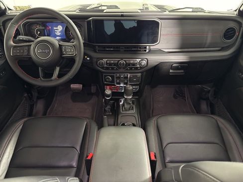 Used 2024 Jeep Wrangler Unlimited Rubicon image 16