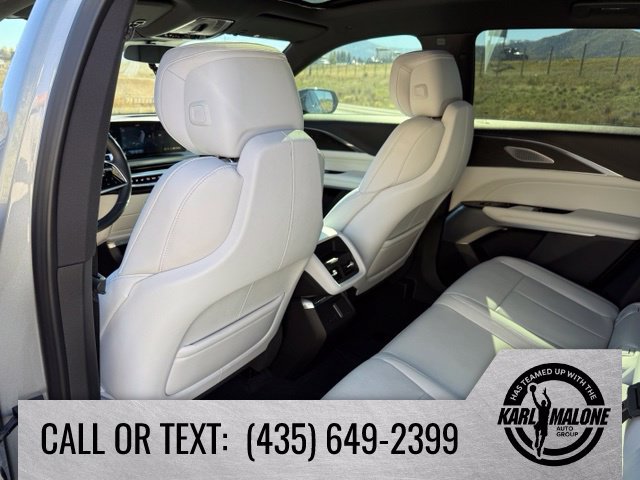 Used 2024 Cadillac Lyriq Luxury AWD/4WD image 28