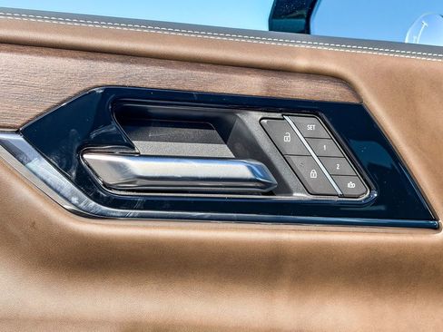 Used 2026 GMC Yukon Denali Ultimate w/ LPO, Floor Liner Package AWD/4WD image 47