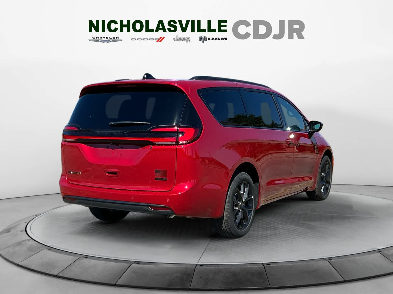 New 2027 Chrysler Pacifica Select AWD/4WD image 5