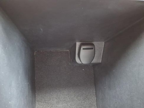 Used 2016 Nissan Rogue SV FWD image 21