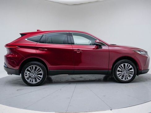 Used 2024 Toyota Venza Limited image 2