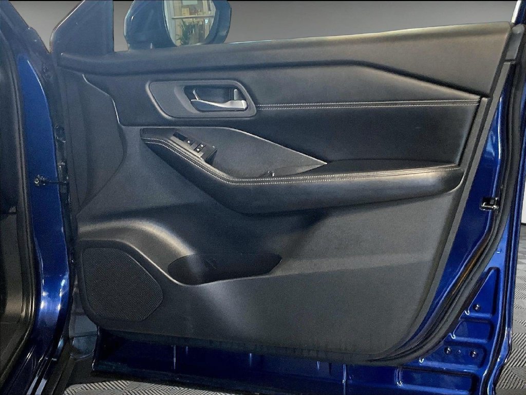 Certified 2024 Nissan Rogue SV w/ SV Premium Package AWD/4WD image 12