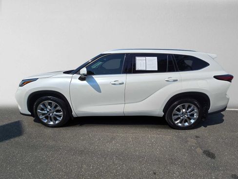 Used 2021 Toyota Highlander Limited AWD/4WD image 6