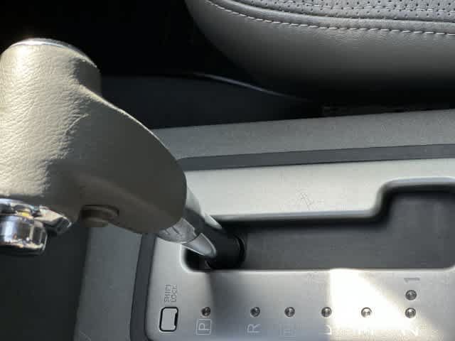 Used 2019 Nissan Frontier SL RWD image 16