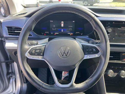 Used 2022 Volkswagen Taos SE FWD image 29