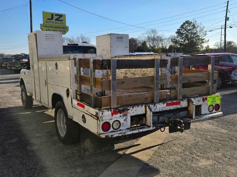 Used 2004 Ford F550 2WD Regular Cab Super Duty image 5