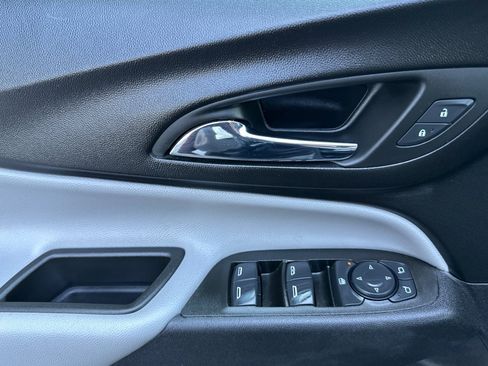 Used 2024 Chevrolet Equinox LT image 12