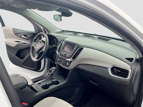 Used 2022 Chevrolet Equinox LS w/ LS Convenience Package image 28