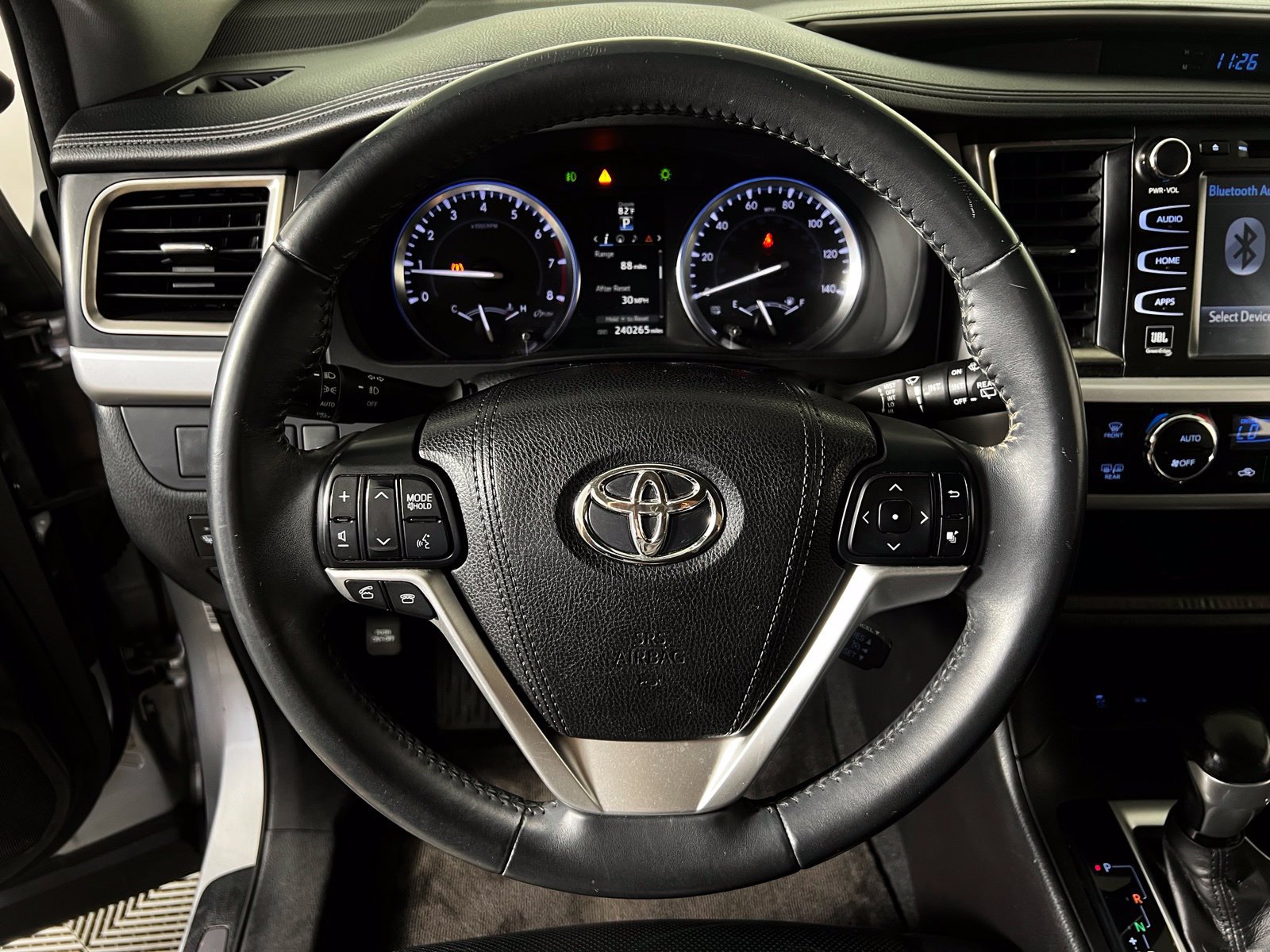 Used 2016 Toyota Highlander Limited w/ Four Season Floor Mat Package FWD image 10