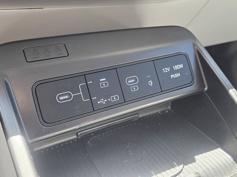 Used 2025 Hyundai Kona Limited AWD/4WD image 14