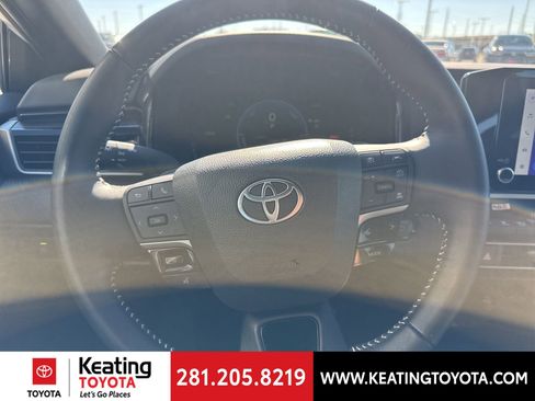 Used 2025 Toyota Camry SE image 14