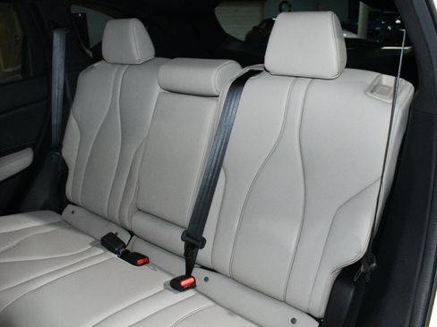 Used 2025 Acura RDX SH-AWD image 17