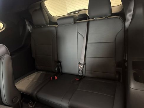 Certified 2025 Buick Enclave Sport Touring w/ Power Package image 18