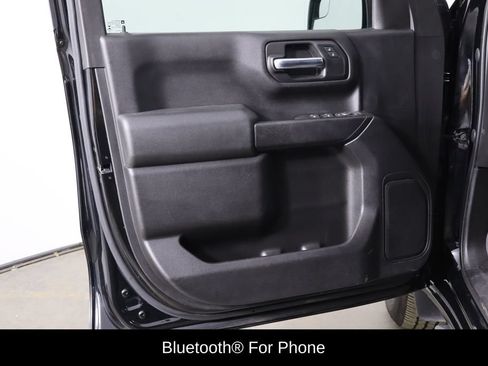 Used 2020 Chevrolet Silverado 1500 Custom w/ Custom Value Package AWD/4WD image 18