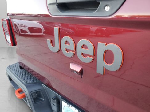 Certified 2022 Jeep Gladiator Mojave image 9