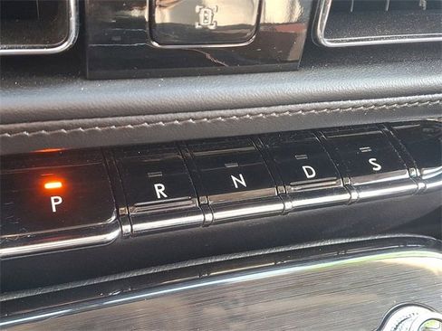 Certified 2023 Lincoln Nautilus Reserve image 15