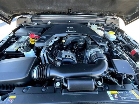 Used 2021 Jeep Wrangler Unlimited Rubicon image 30