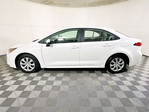Used 2025 Toyota Corolla LE FWD image 6