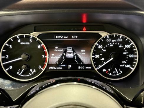 Used 2023 Nissan Rogue SV image 28