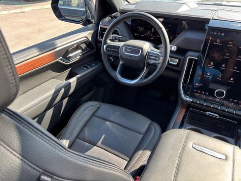 Used 2025 GMC Yukon XL Denali w/ Sun & Power Step Package AWD/4WD image 15