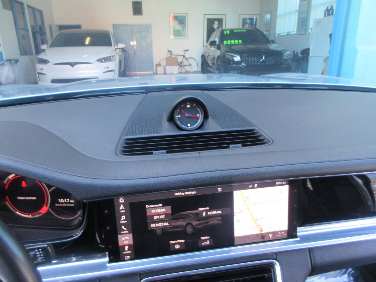Used 2019 Porsche Panamera RWD image 60