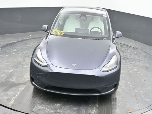 Used 2023 Tesla Model Y Long Range image 36