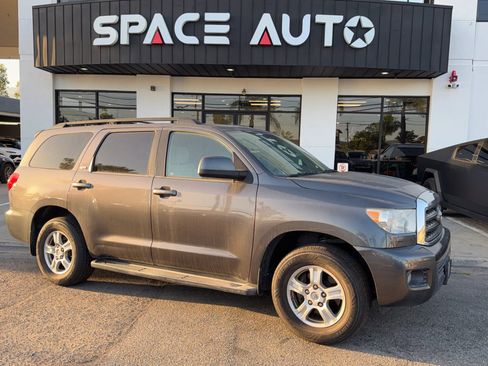 Used 2012 Toyota Sequoia SR5 RWD image 1