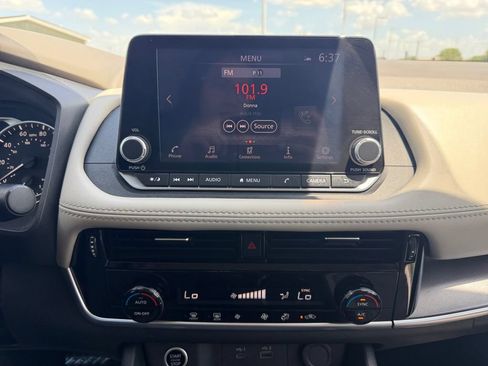 Used 2023 Nissan Rogue SV FWD image 20