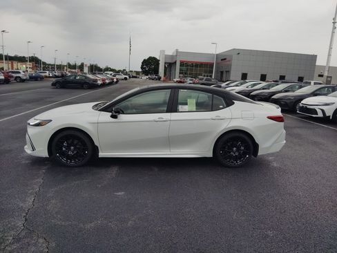 New 2026 Toyota Camry Hybrid AWD/4WD image 4
