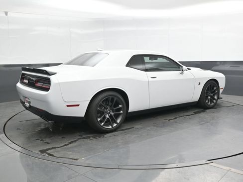 Used 2021 Dodge Challenger R/T Scat Pack RWD image 3